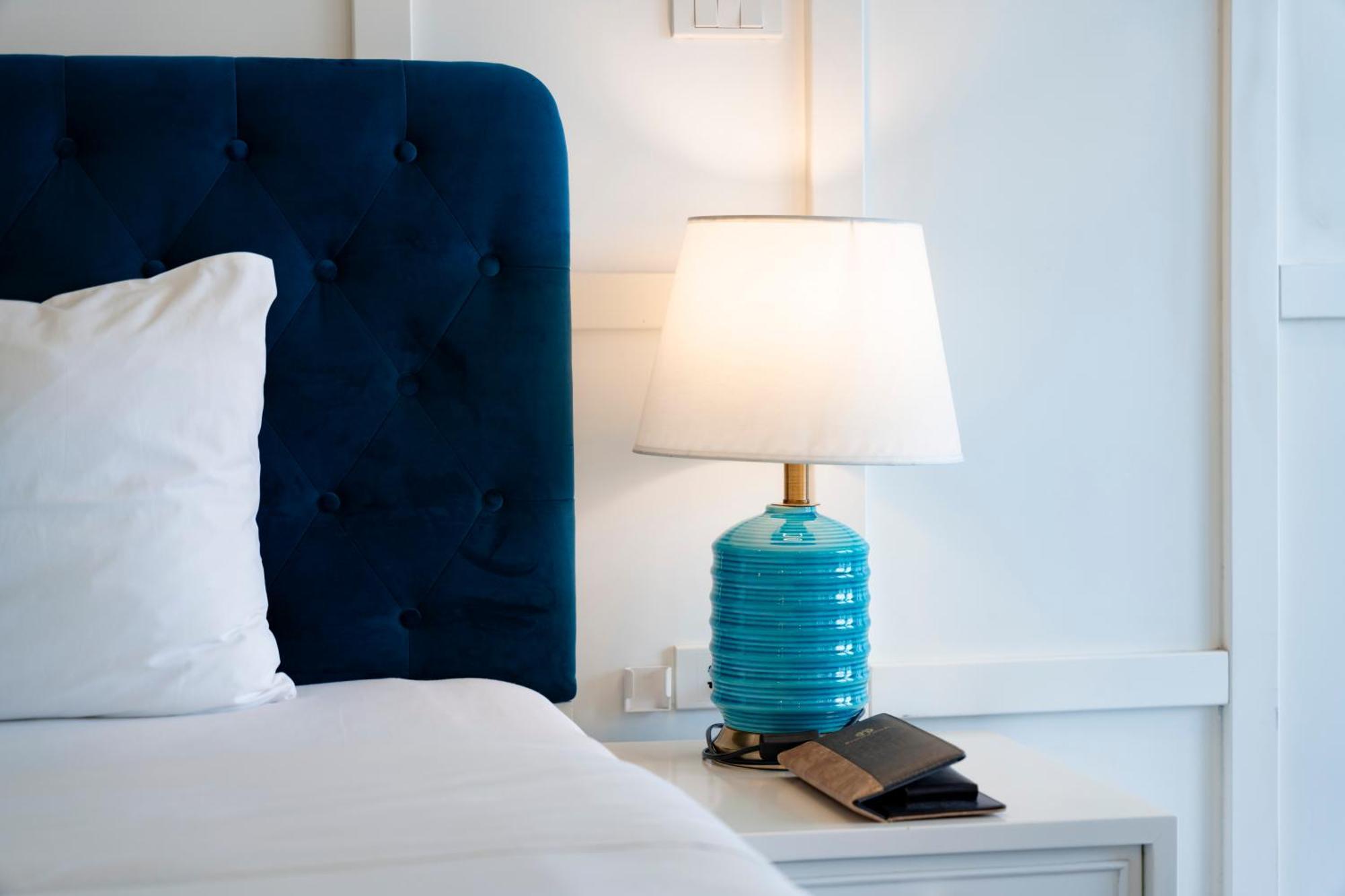 Minasi Hanoioi Lakeside Hotel Ngoại thất bức ảnh